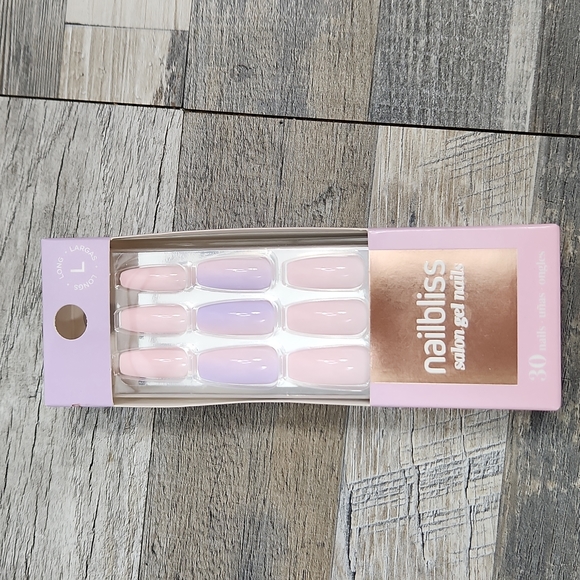 Nailbliss Gel Nails - Picture 3 of 7